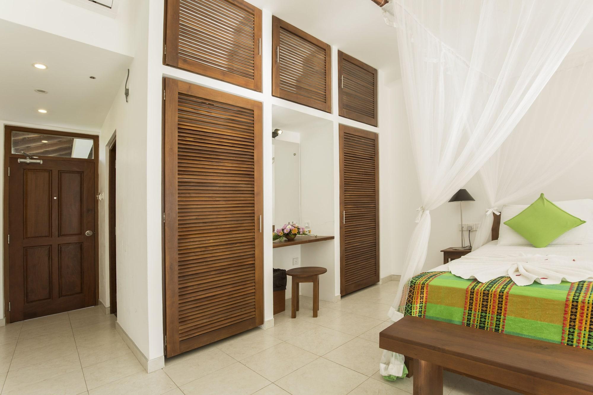 Rockside Beach Resort Бентота Экстерьер фото