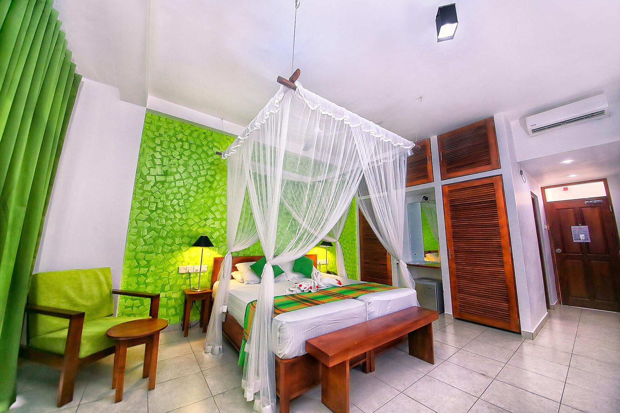 Rockside Beach Resort Бентота Экстерьер фото