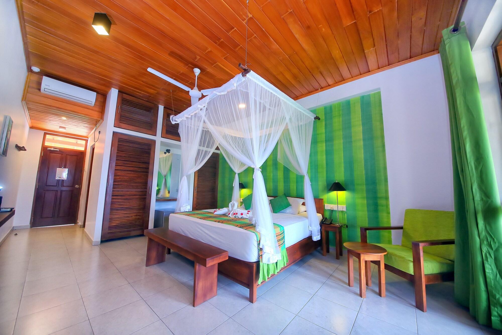 Rockside Beach Resort Бентота Экстерьер фото