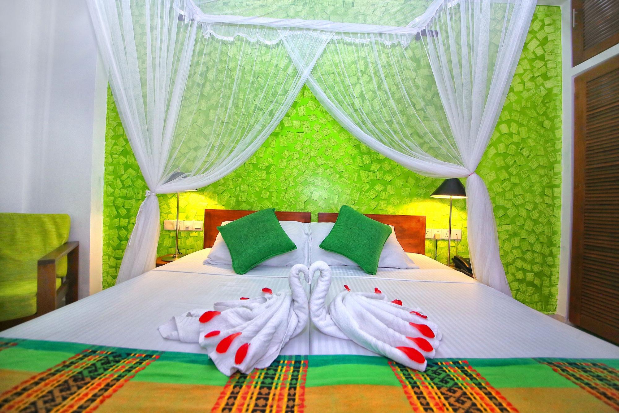 Rockside Beach Resort Бентота Экстерьер фото