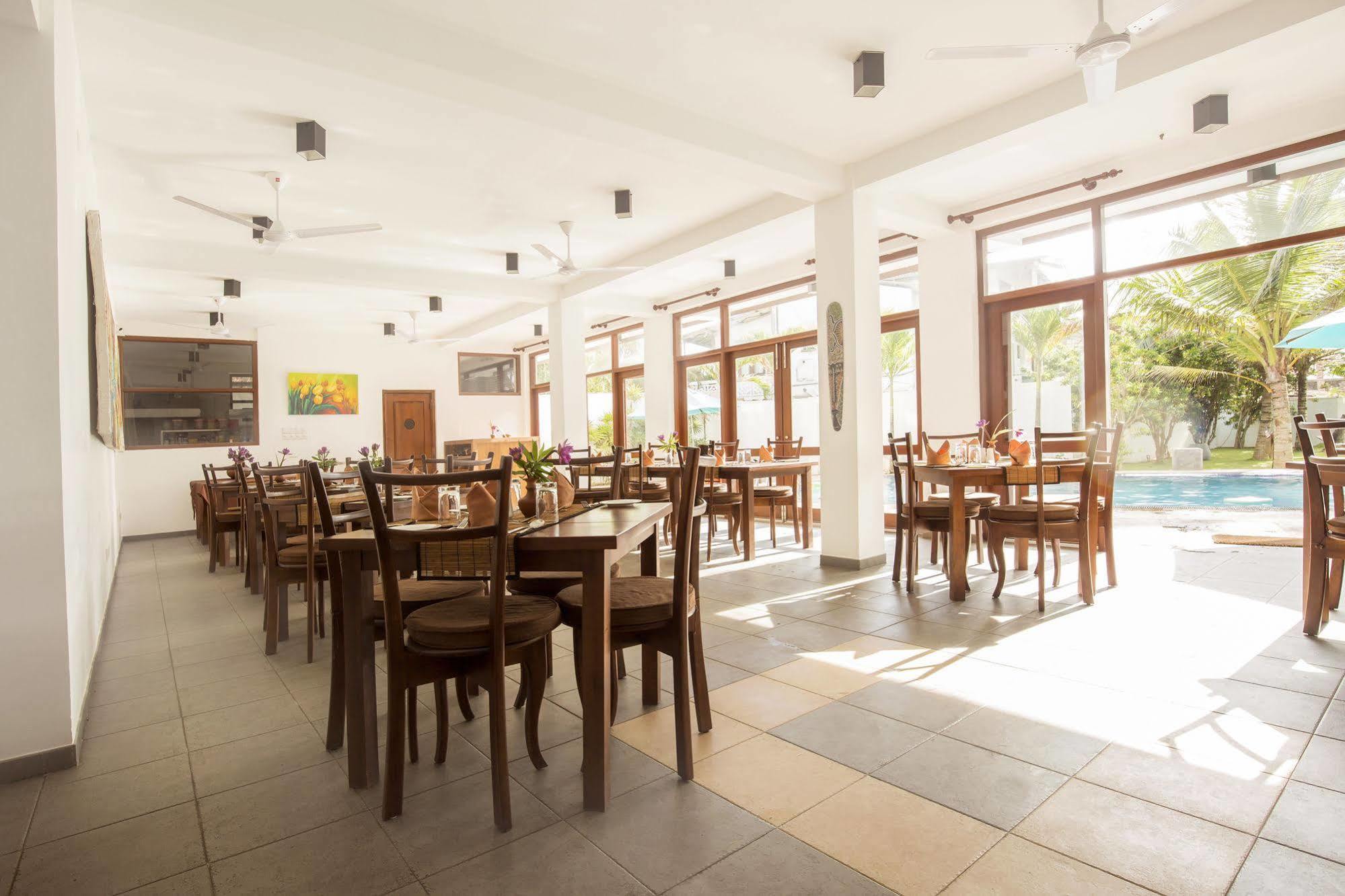 Rockside Beach Resort Бентота Экстерьер фото