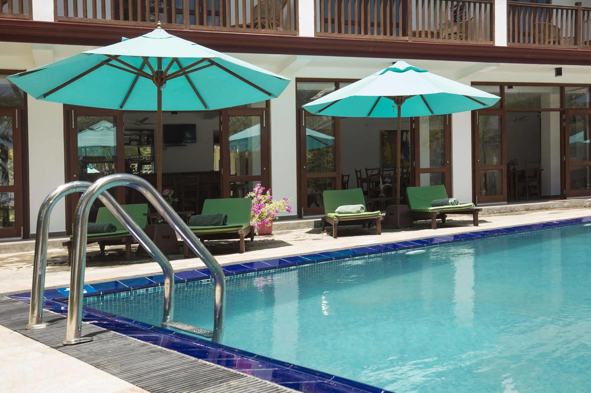 Rockside Beach Resort Бентота Экстерьер фото