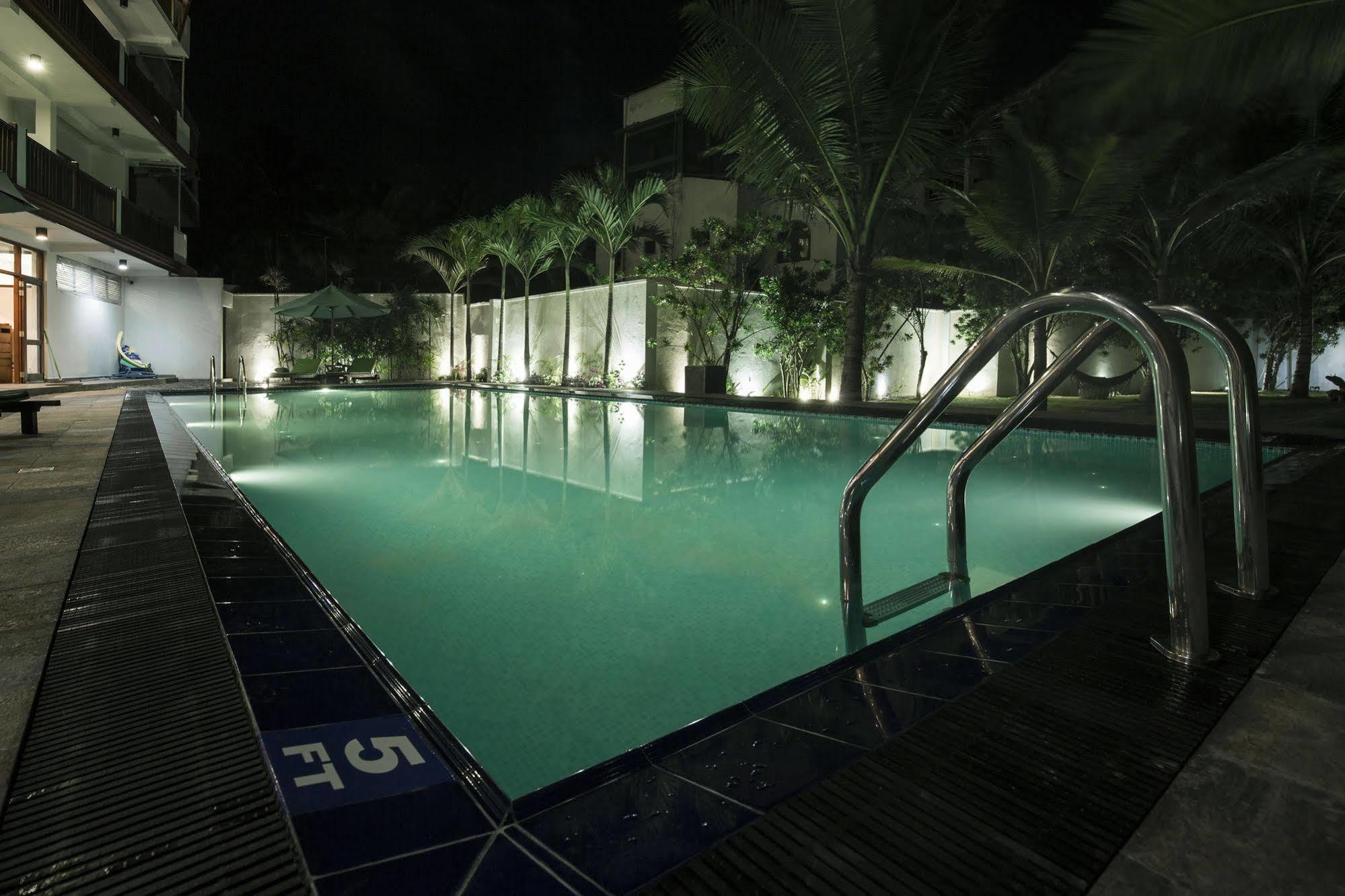 Rockside Beach Resort Бентота Экстерьер фото
